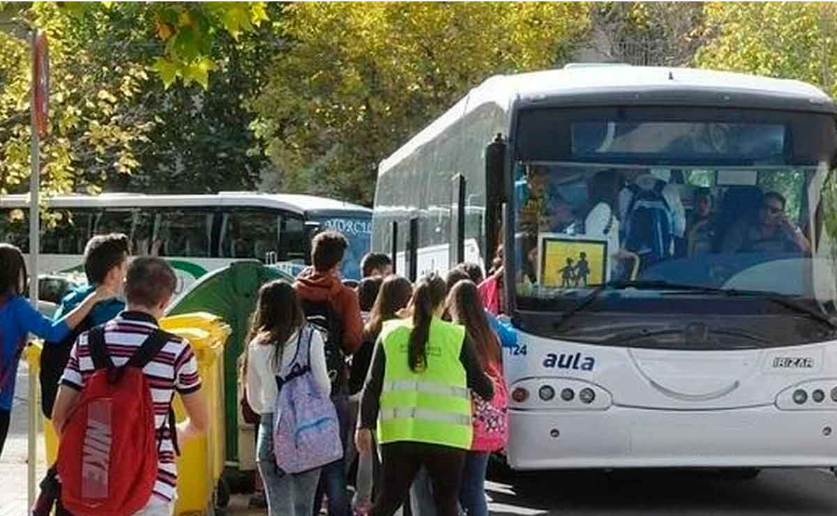 Ayuda al transporte escolar de la Junta de Andalucía