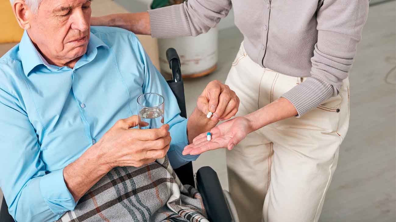 empleo ayuda ancianos asistencia al hogar