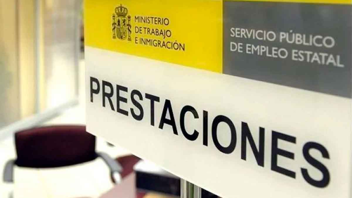 Cartel de prestaciones del SEPE sobre el subsidio para mayores de 52 años