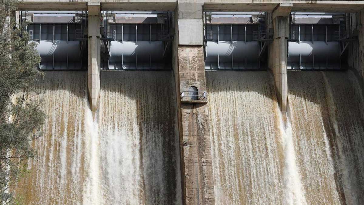 Embalse andaluz desembalsando agua tras diez semanas consecutivas de lluvias