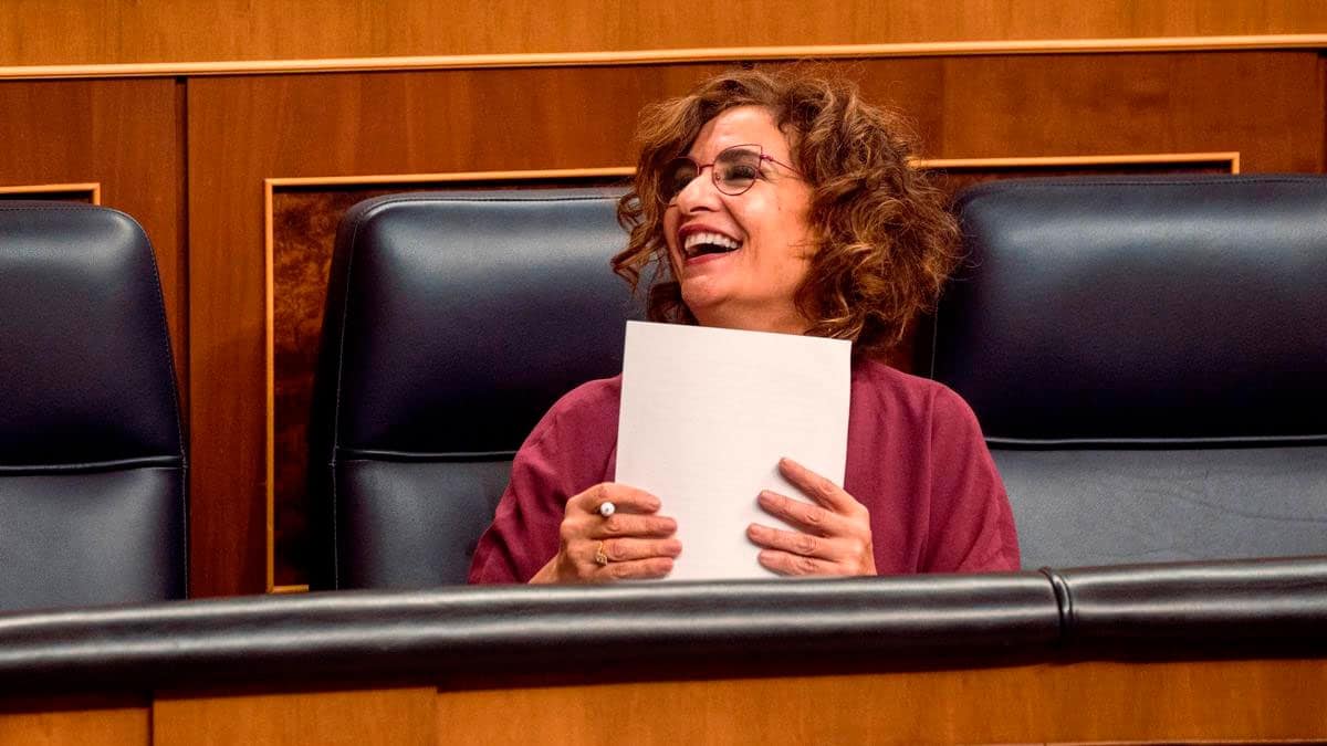 Ministra de Hacienda en el Congreso durante debate sobre la penalización fiscal a caseros en la Renta