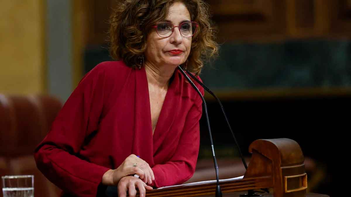 Representante del Ministerio de Hacienda durante una intervención sobre la deducción del IRPF y el salario mínimo