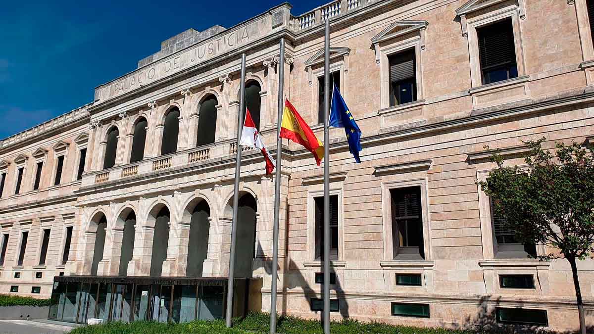 Fachada del Tribunal Superior de Justicia que reconoce incapacidad permanente a un trabajador