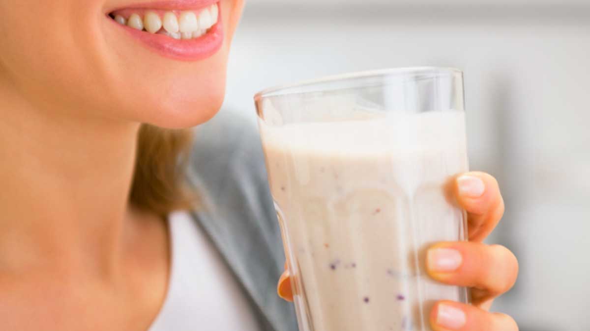 Batido saludable antes de dormir mejora descanso nocturno