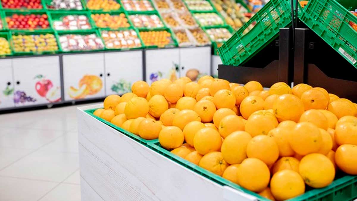 Mandarinas frescas en la sección de fruta de Mercadona durante la temporada de variedades españolas