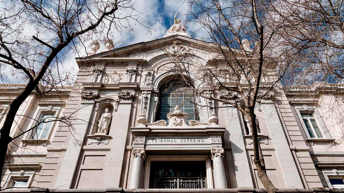 Fachada del Tribunal Supremo en España sobre sentencia de pensiones no contributivas