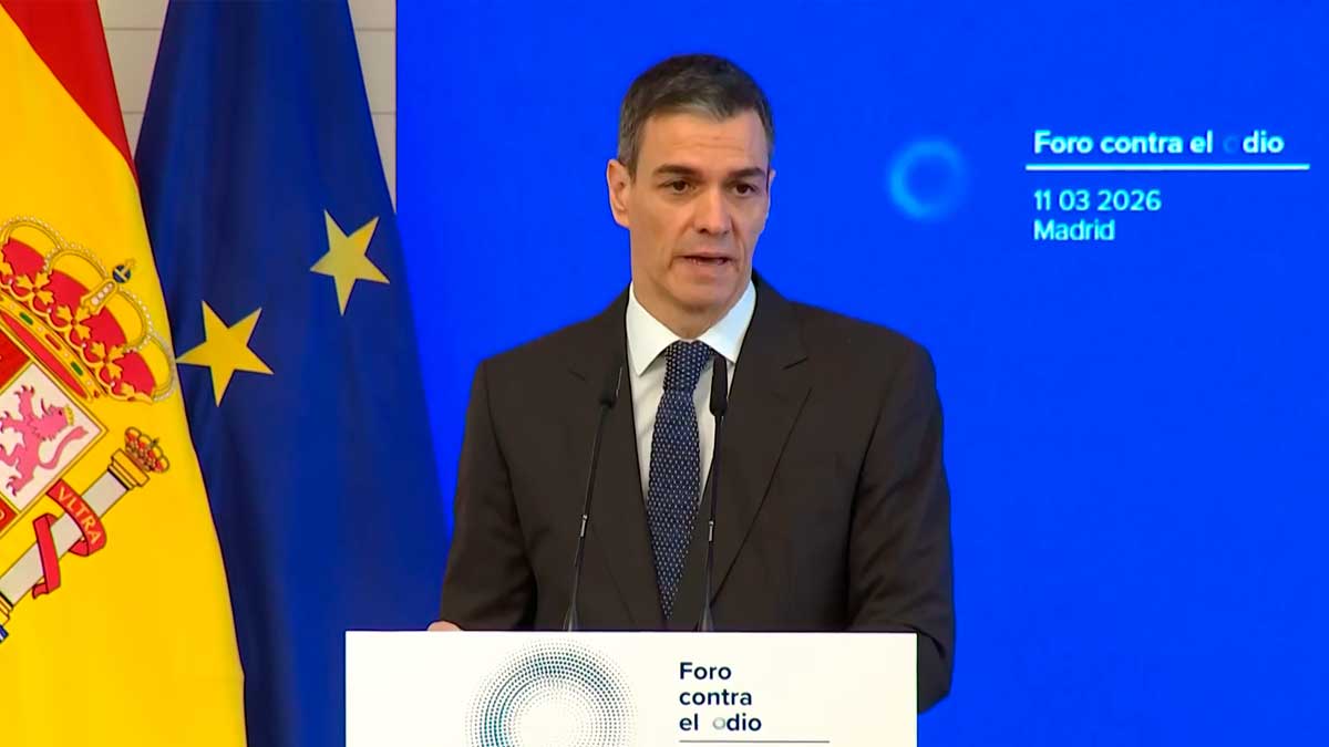 Pedro Sánchez anuncia un sistema para analizar el odio en redes sociales durante el Foro contra el Odio en Madrid