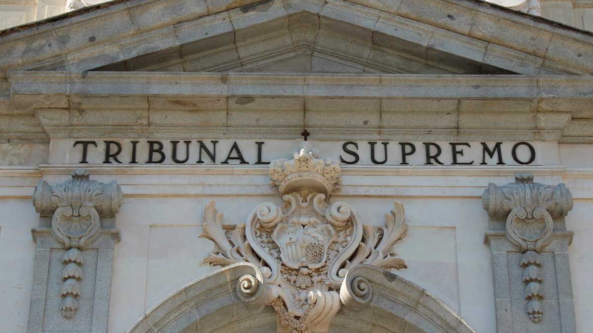Fachada del Tribunal Supremo en Madrid tras la sentencia que reconoce que las vacaciones no disfrutadas cuentan para cobrar el paro
