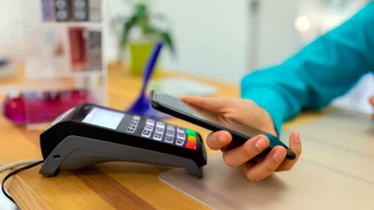 Pago con móvil en terminal contactless usando Bizum en tienda física