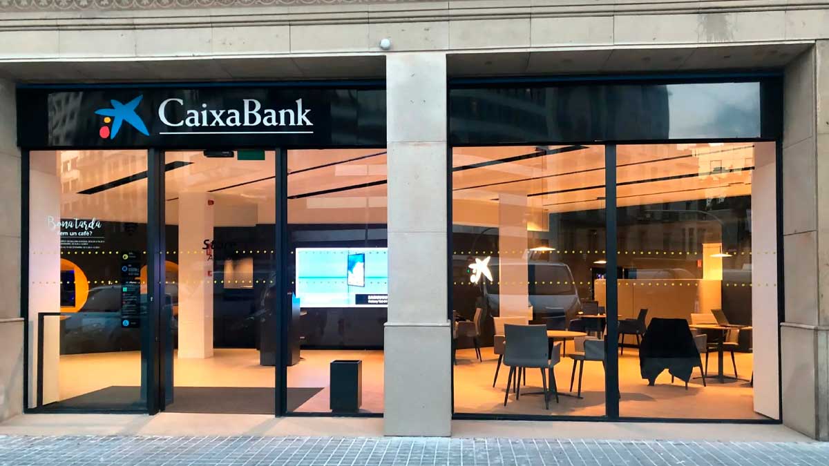 Oficina de CaixaBank tras sentencia sobre hipotecas multidivisa