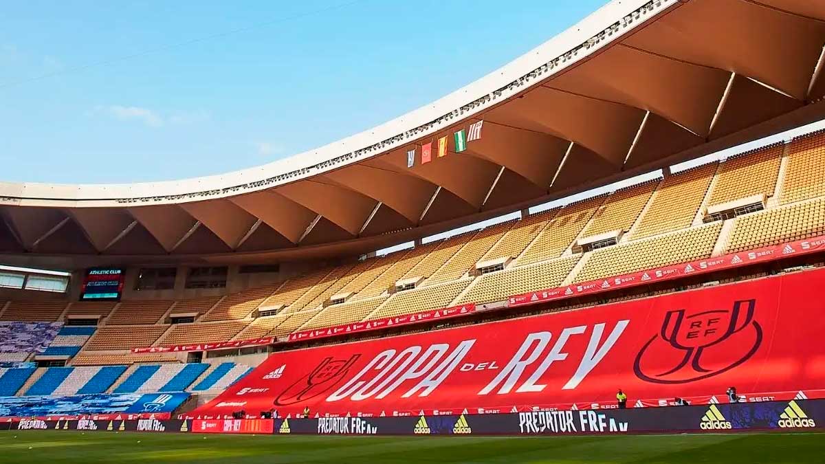 Estadio de La Cartuja en Sevilla durante la final de la Copa del Rey con altas temperaturas cercanas a 32 grados