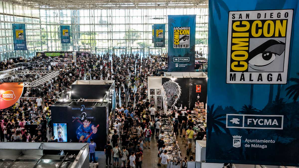 Multitud de asistentes en la Comic-Con Málaga en un pabellón con stands y ambiente de evento durante una edición reciente