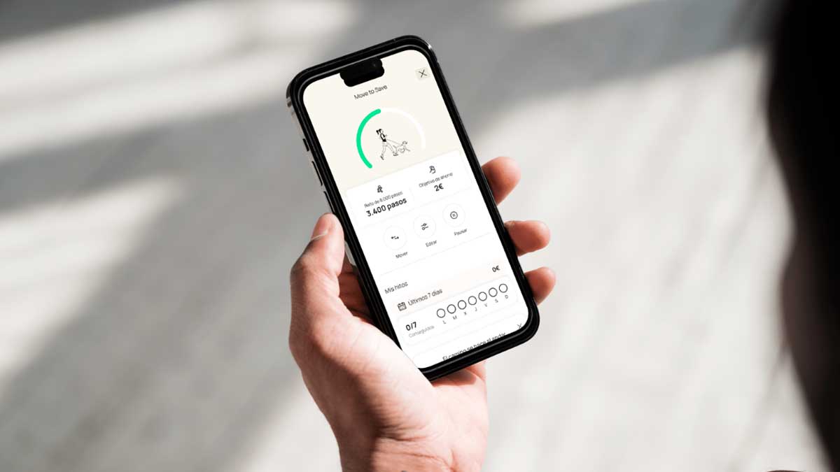App bancaria que paga por caminar mostrando pasos diarios y recompensa en euros