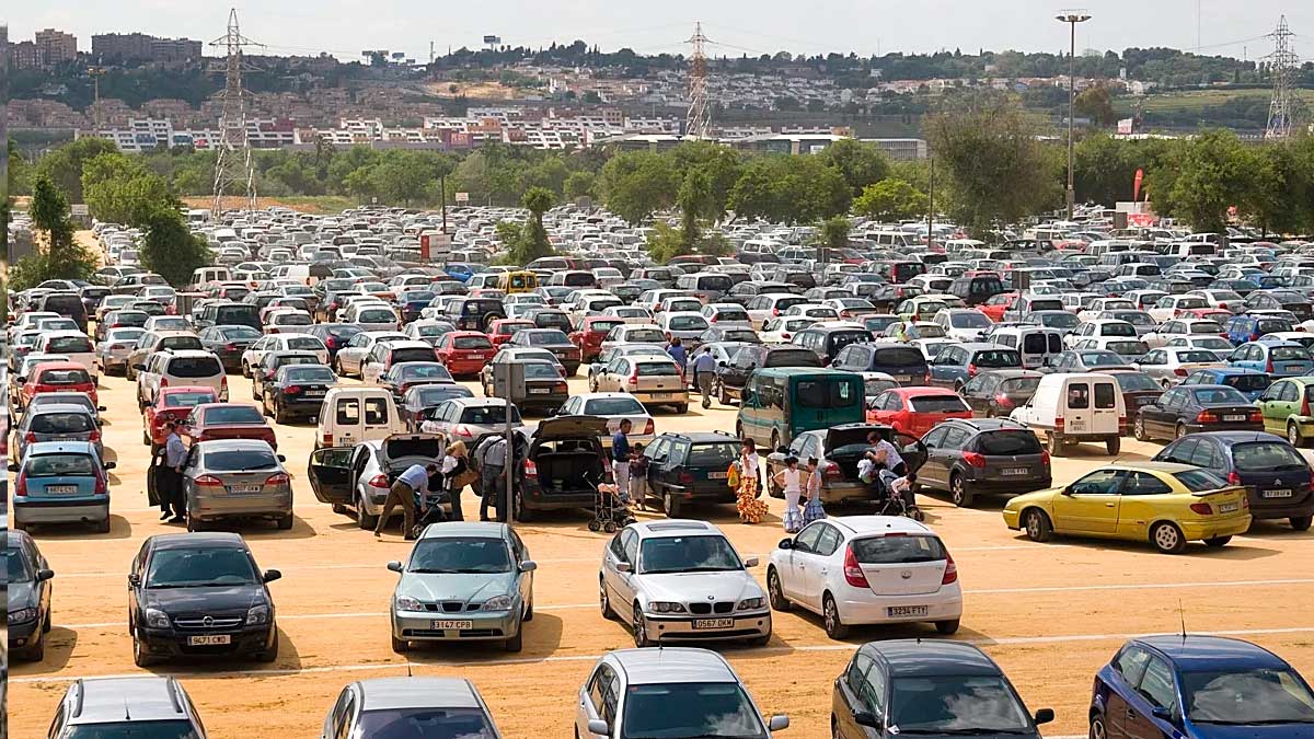 Parking masivo en el Charco de la Pava durante la Feria de Abril de Sevilla 2026