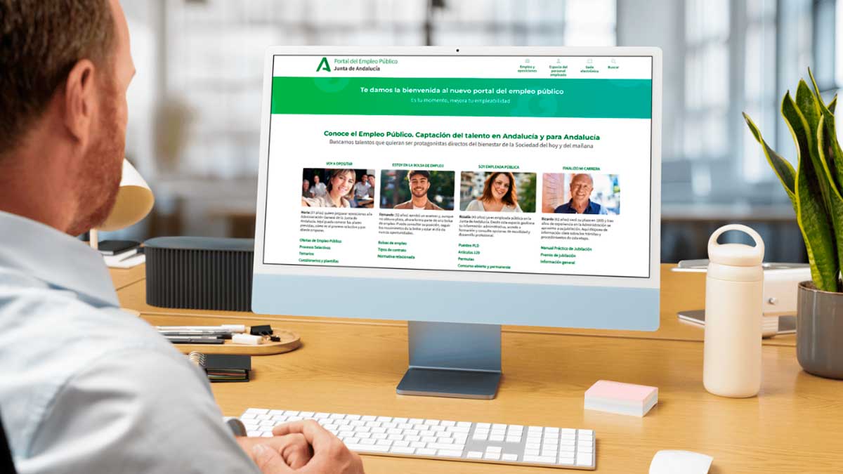 Portal de empleo público de la Junta de Andalucía en pantalla de ordenador con información de oposiciones y bolsas