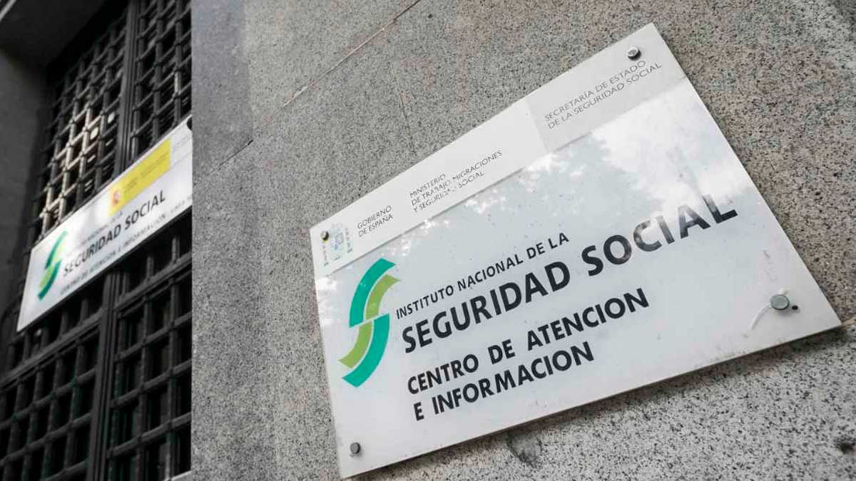Cartel del Instituto Nacional de la Seguridad Social en una oficina de atención en España