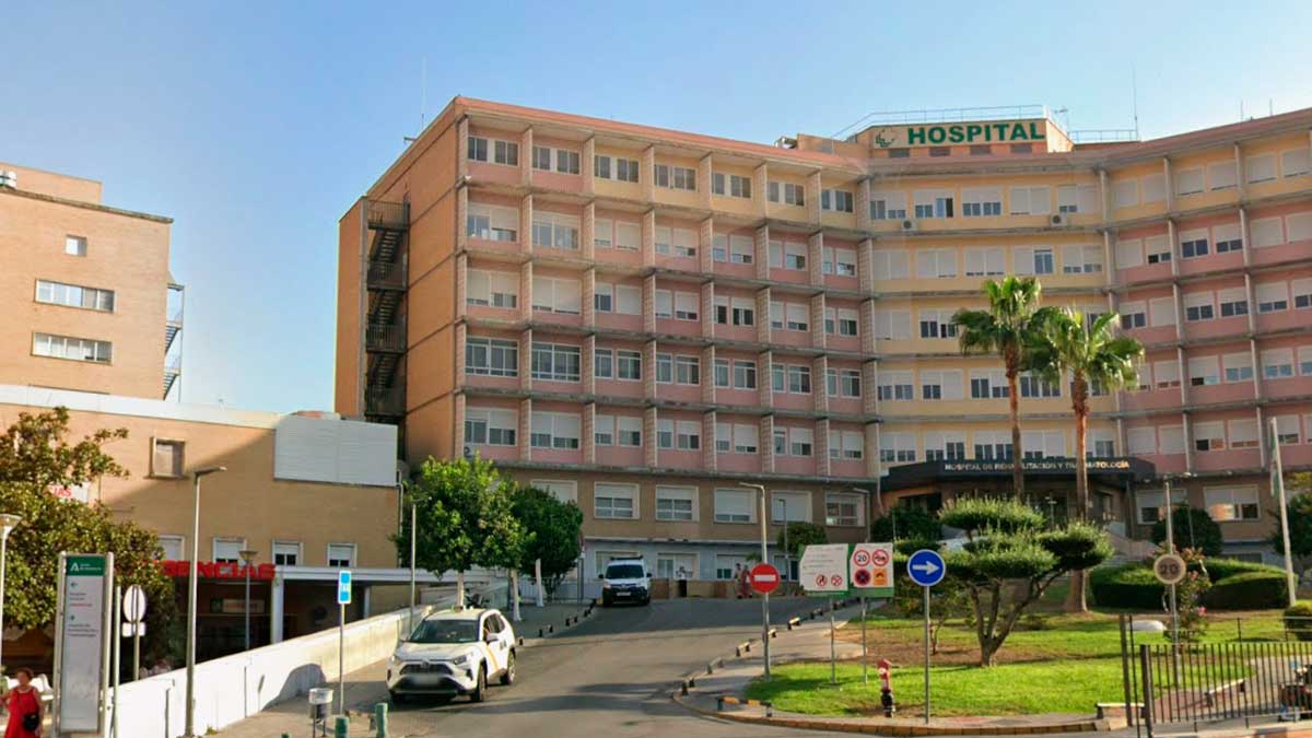Hospital Virgen del Rocío de Sevilla donde un trabajador denuncia acoso laboral y sanción de 200 días