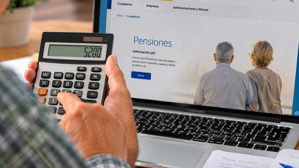 Persona calculando cuánto cobrará de pensión en 2026 tras cotizar 38 años en España