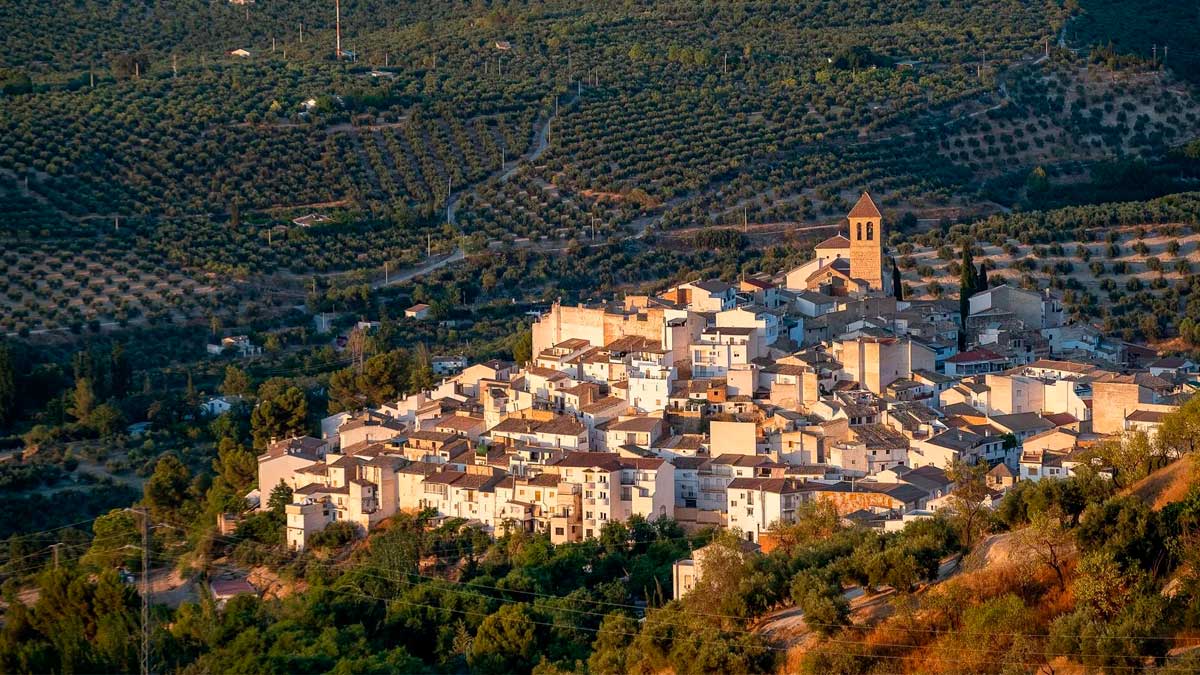 Vista panorámica de Quesada, el pueblo de Jaén que inspiró la novela de David Uclés