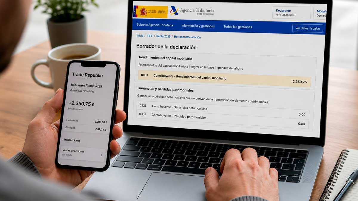 Usuario revisando borrador de la Renta 2025 en portátil con datos de Trade Republic