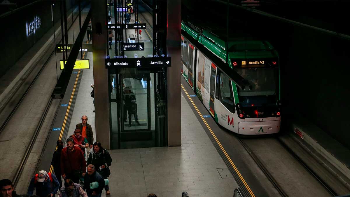 Metro de Granada durante los paros convocados en los cuatro días del Corpus con servicios mínimos del 60%