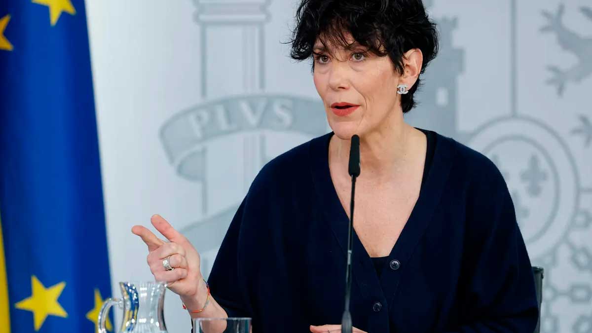 Portavoz del Gobierno durante una comparecencia sobre jubilación activa y Seguridad Social en 2026