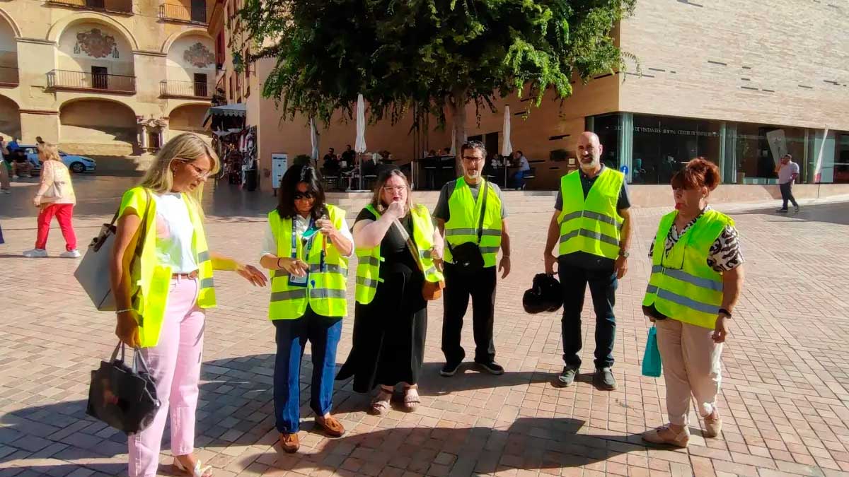 Patrullas vecinales contra carteristas en Córdoba con chalecos reflectantes