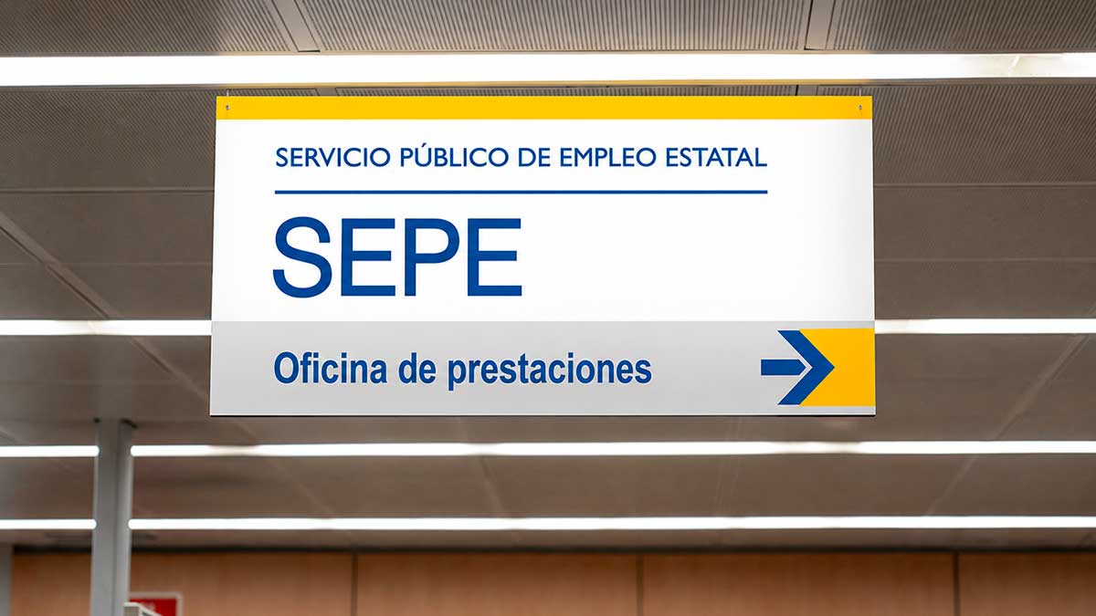 Cartel del SEPE en una oficina, relacionado con la cita previa del SEPE