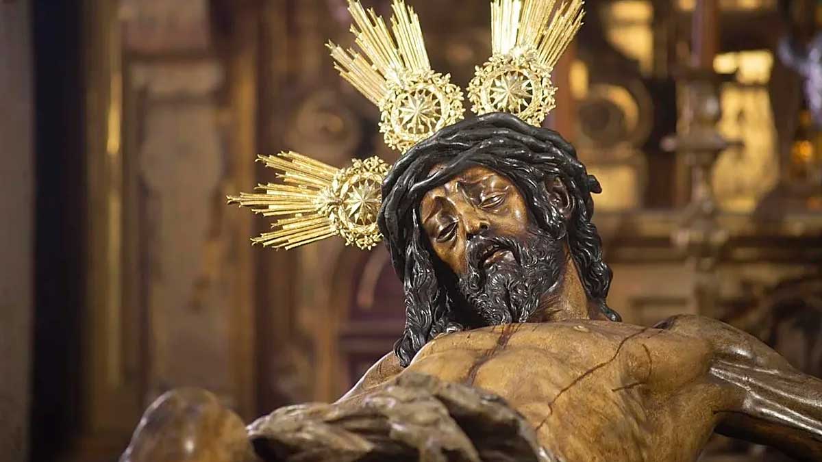 Escultura del Cristo del Amor en Sevilla antes de su restauración por el IAPH