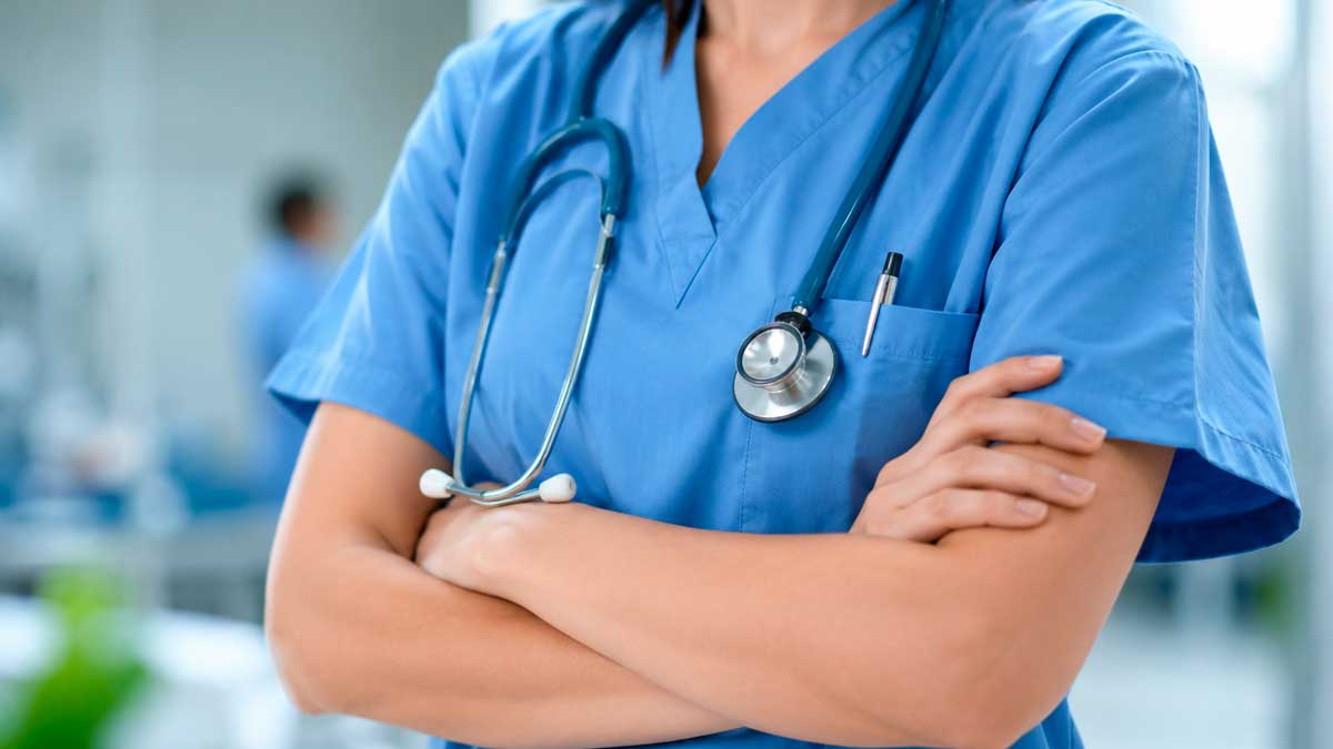 Enfermera en un hospital tras una sentencia sobre la Bolsa de Empleo del SAS