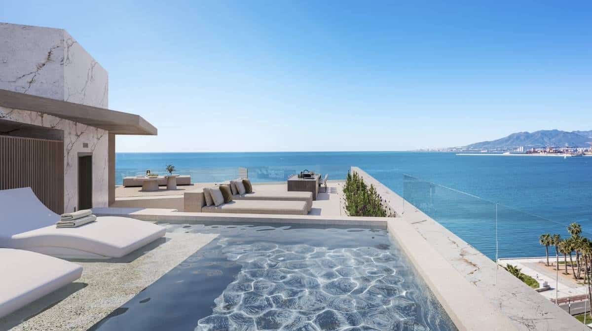 Ático de ultralujo en Málaga con piscina privada y vistas al mar junto al Parque de El Morlaco