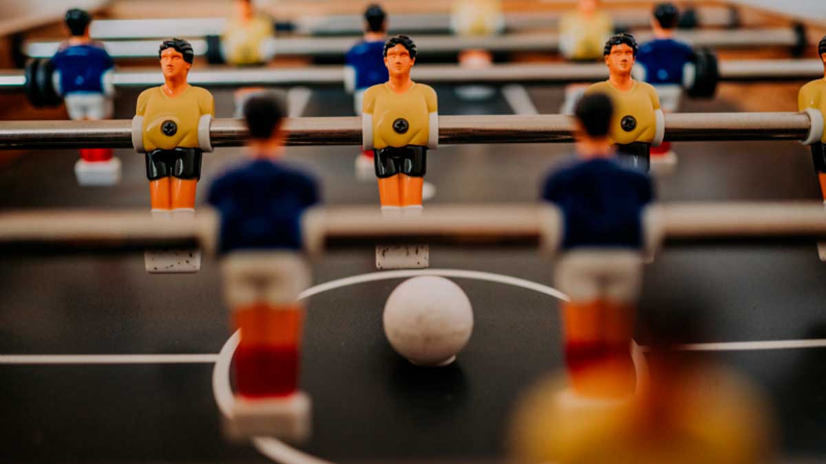 Jugadores de futbolín durante el Mundial de futbolín en Punta Umbría