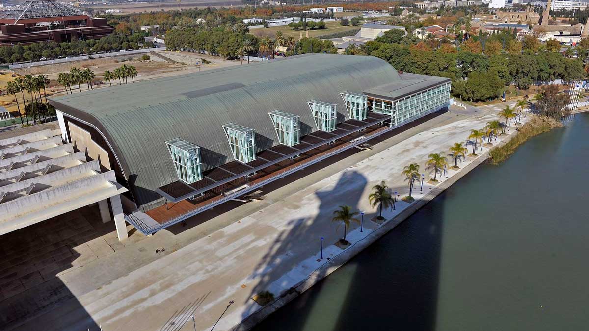 Pabellón de la Navegación en Sevilla junto al río Guadalquivir