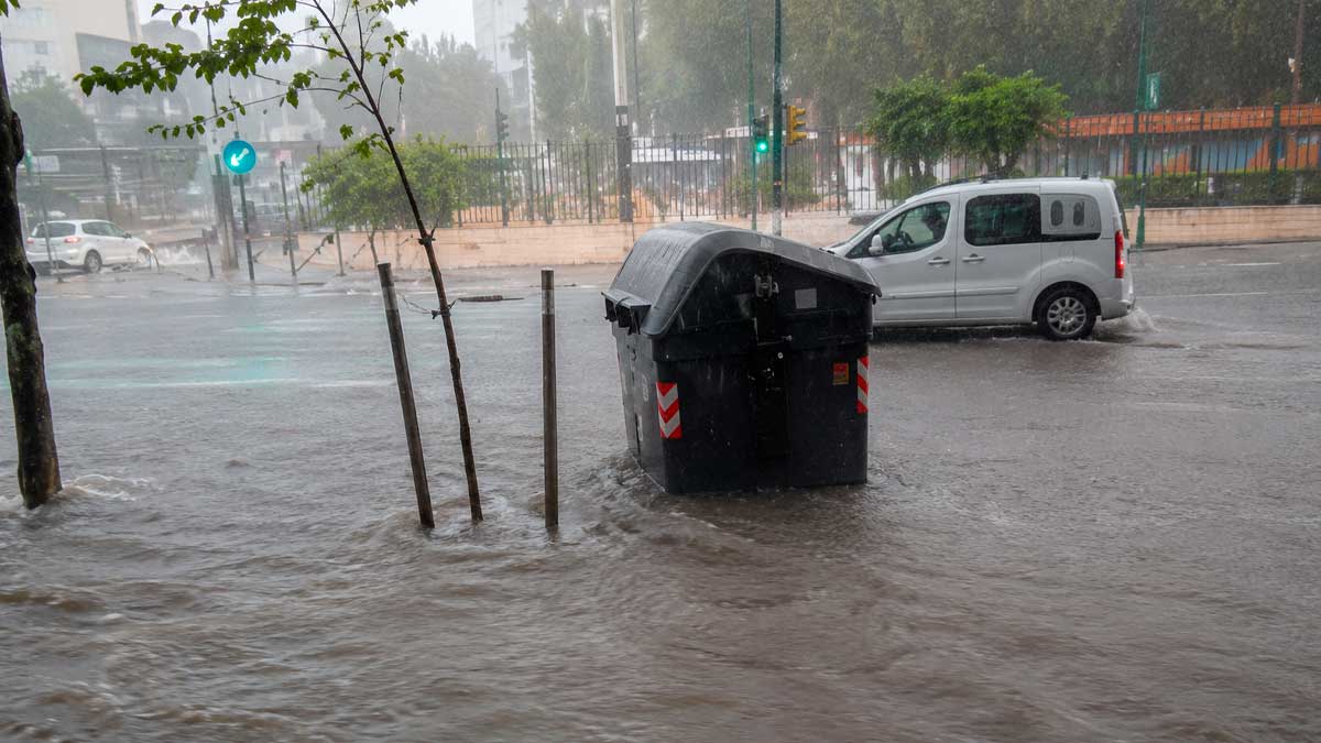 Tormenta en Jaén provoca inundaciones y afecta al tráfico urbano