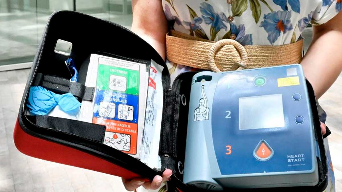 Desfibrilador portátil en uso en zonas rurales de Andalucía
