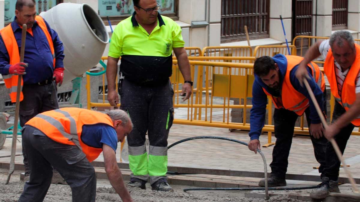 Trabajadores de la construcción en Andalucía durante una jornada laboral, EPA Andalucía 2024