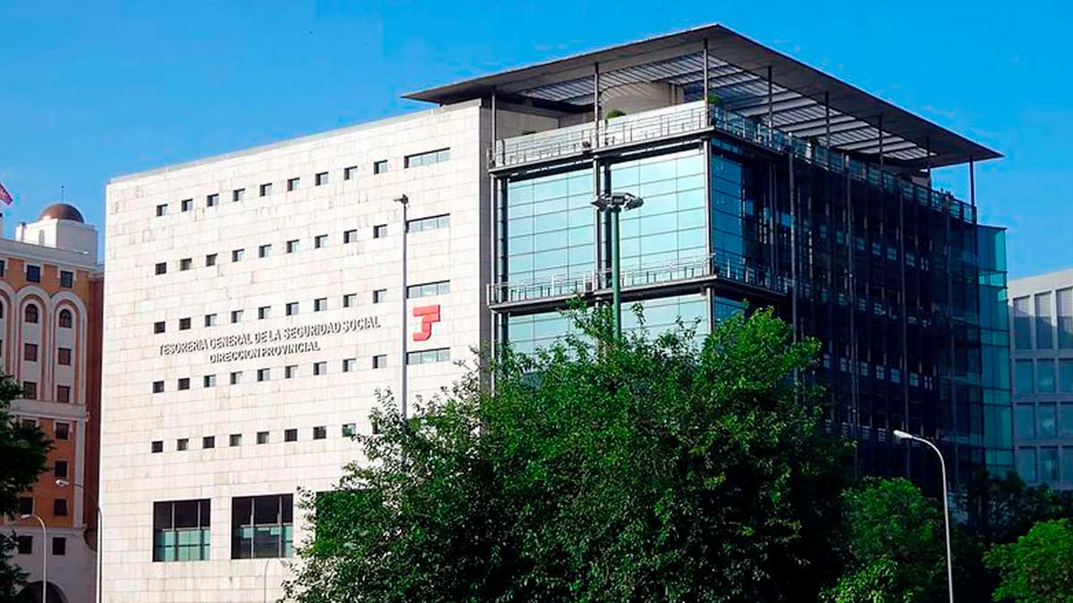 Edificio de la Seguridad Social en España relacionado con el IMV para administradores