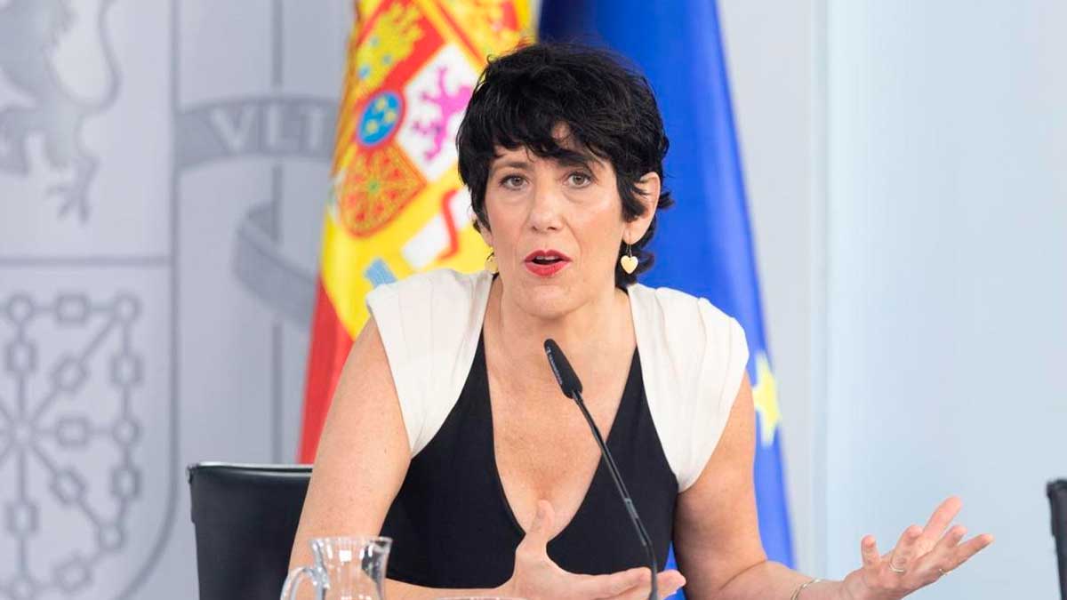 Elma Saiz explica cambios en la jubilación a los 65 años en rueda de prensa