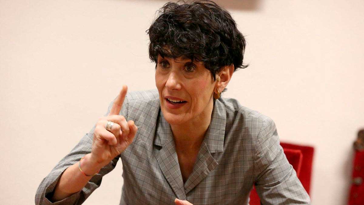 Elma Saiz explicando los requisitos de jubilación anticipada por discapacidad