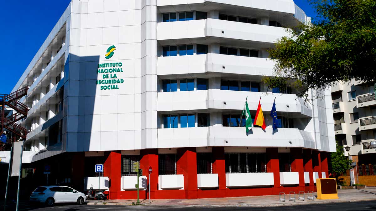 Fachada del Instituto Nacional de la Seguridad Social en Andalucía, clave para la jubilación flexible de autónomos