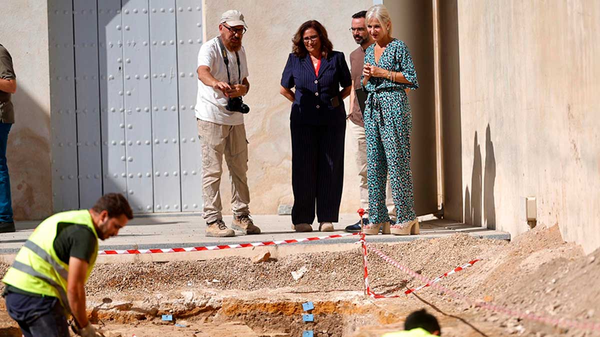 Visita al Monasterio de la Cartuja durante las obras del nuevo jardín histórico