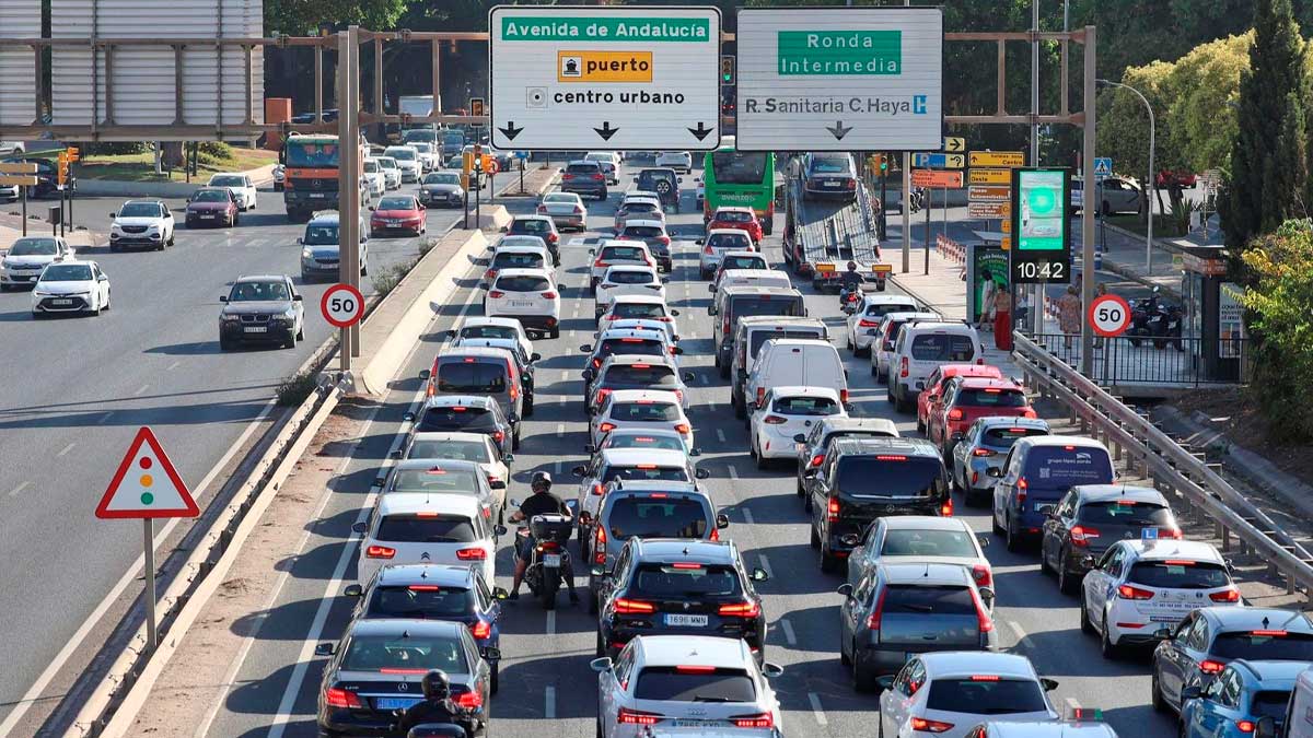 Atasco en carretera de Andalucía durante la operación salida de agosto