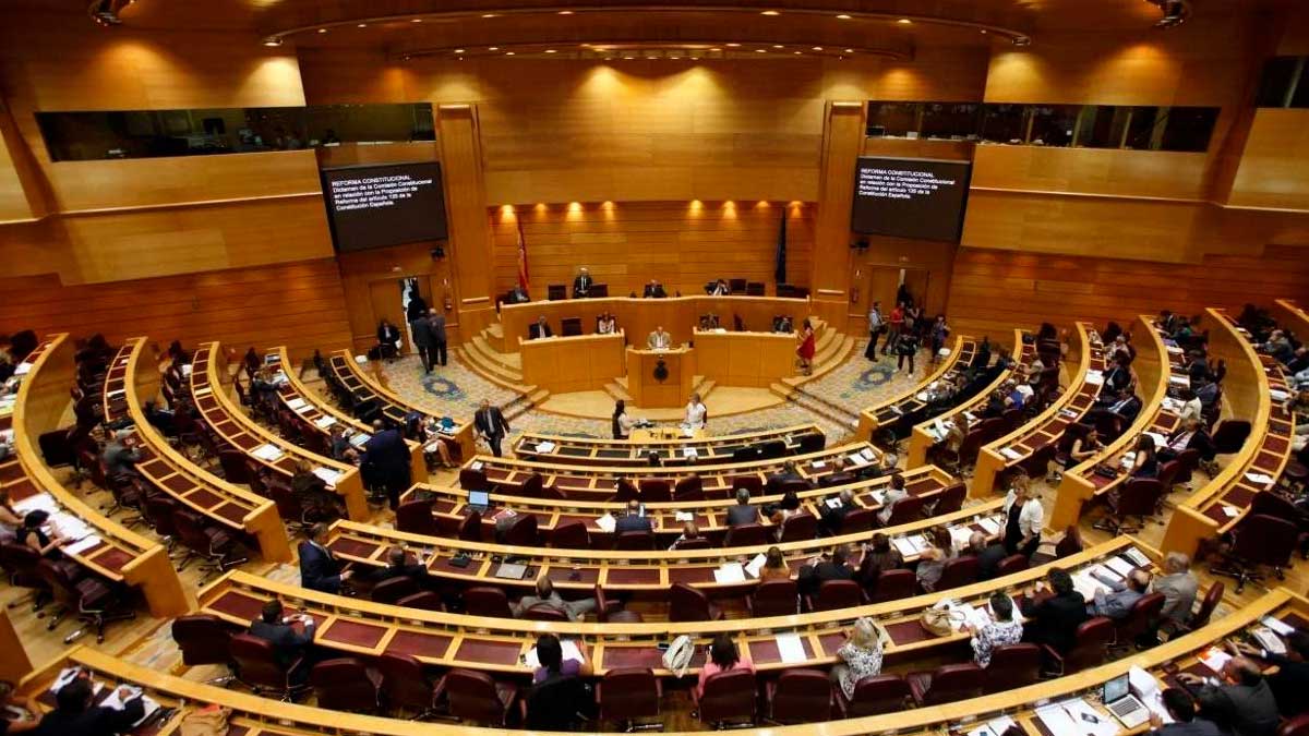 Pleno del Senado durante una sesión en la que se debate una reforma relacionada con la pasarela al RETA.