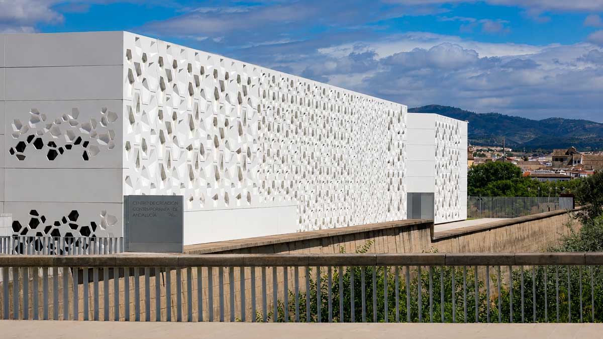 Fachada del C3A en Córdoba, sede de residencias artísticas y ayudas 2027