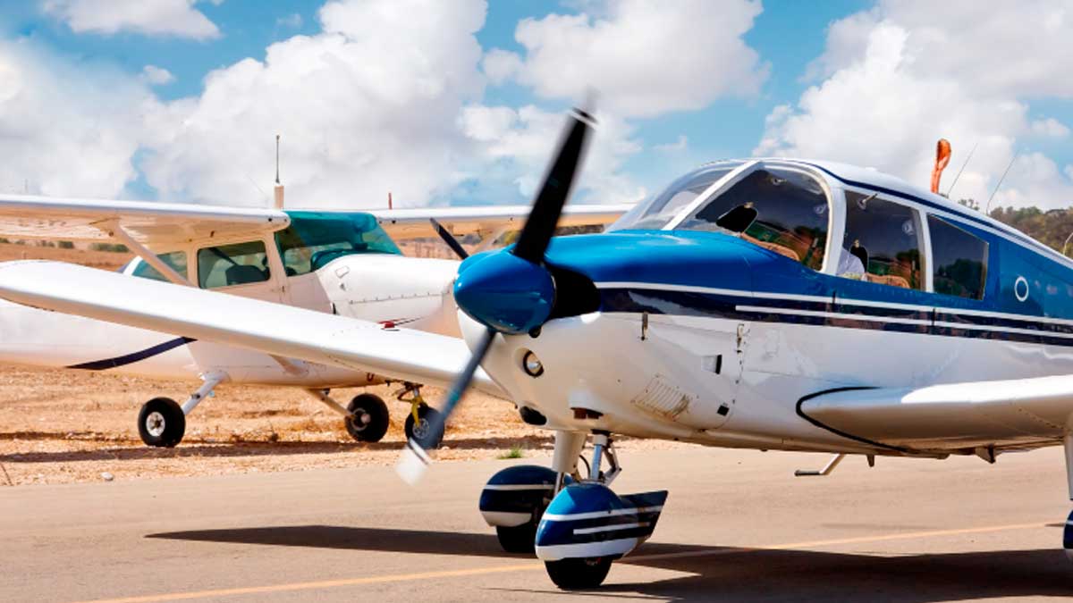 Avioneta abandonada en Sevilla lista para subasta desde 10 euros