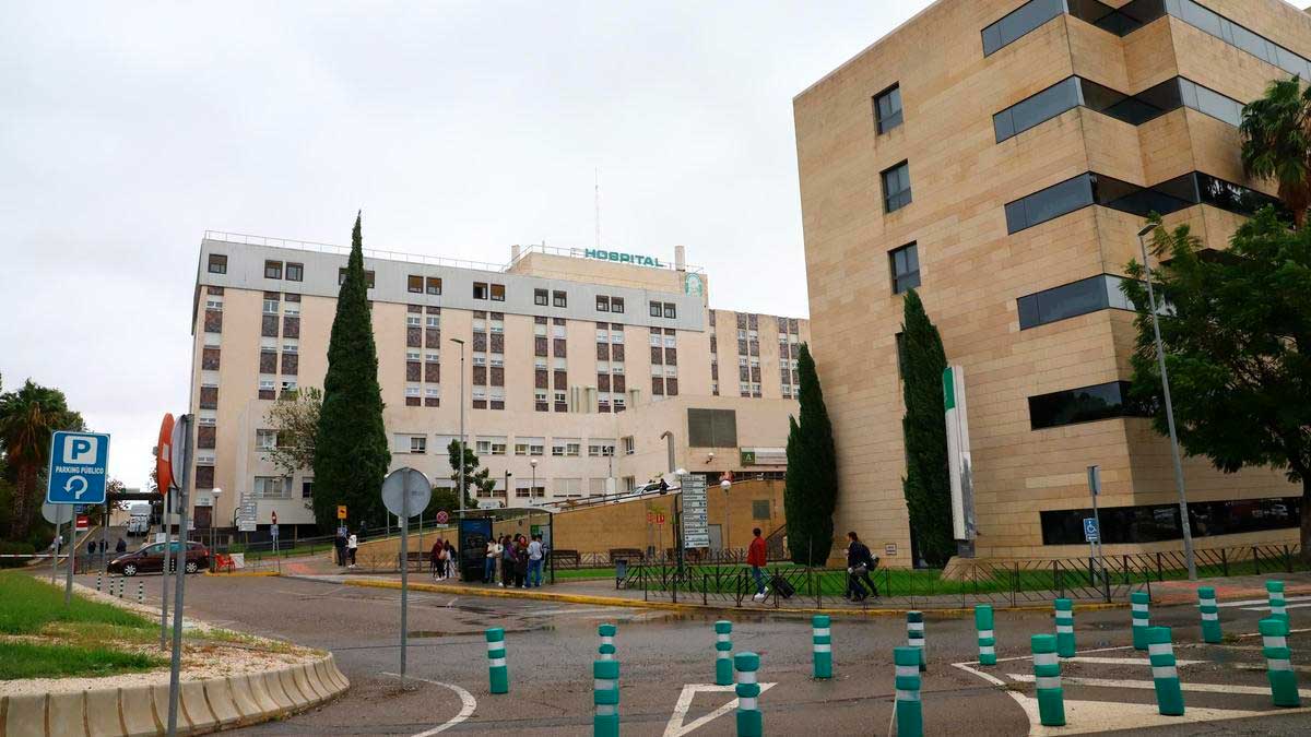 Fachada del hospital en Córdoba con unidad de terapias CAR-T