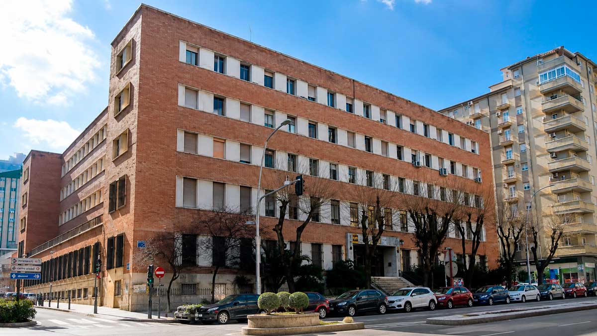 Fachada de la Universidad Popular de Jaén, oferta de 4.300 plazas y 285 cursos