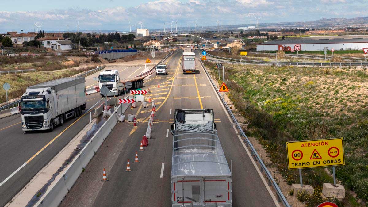 Control de velocidad en obras en carretera de Andalucía con señalización y tráfico reducido