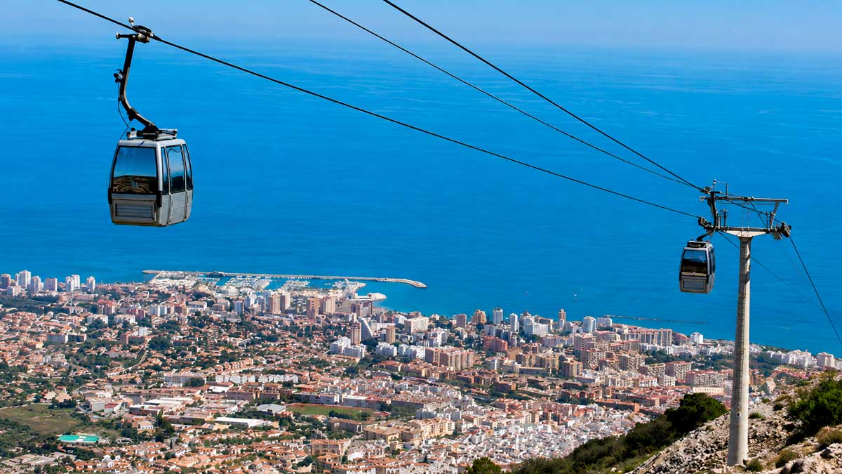 Vista del teleférico de Benalmádena en Málaga, ideal para observar el eclipse solar