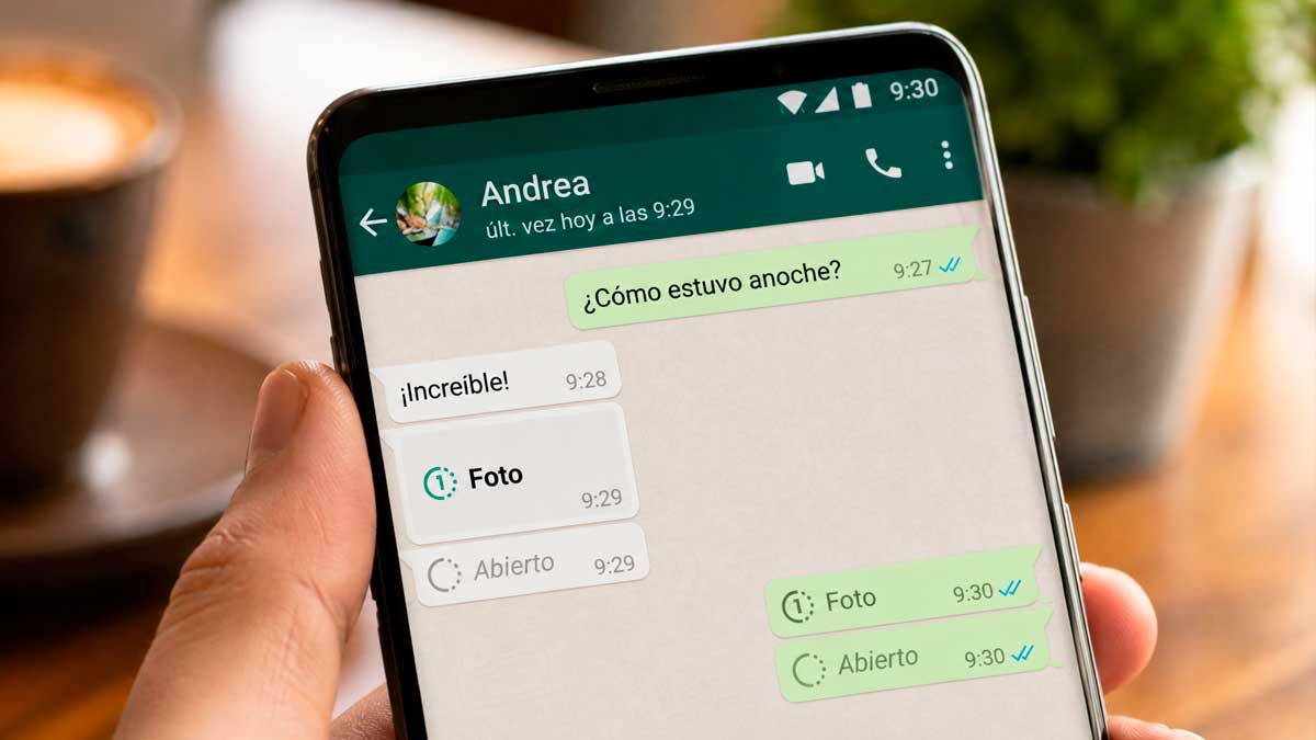 Pantalla de WhatsApp mostrando foto de visualización única, posible señuelo de extorsión.